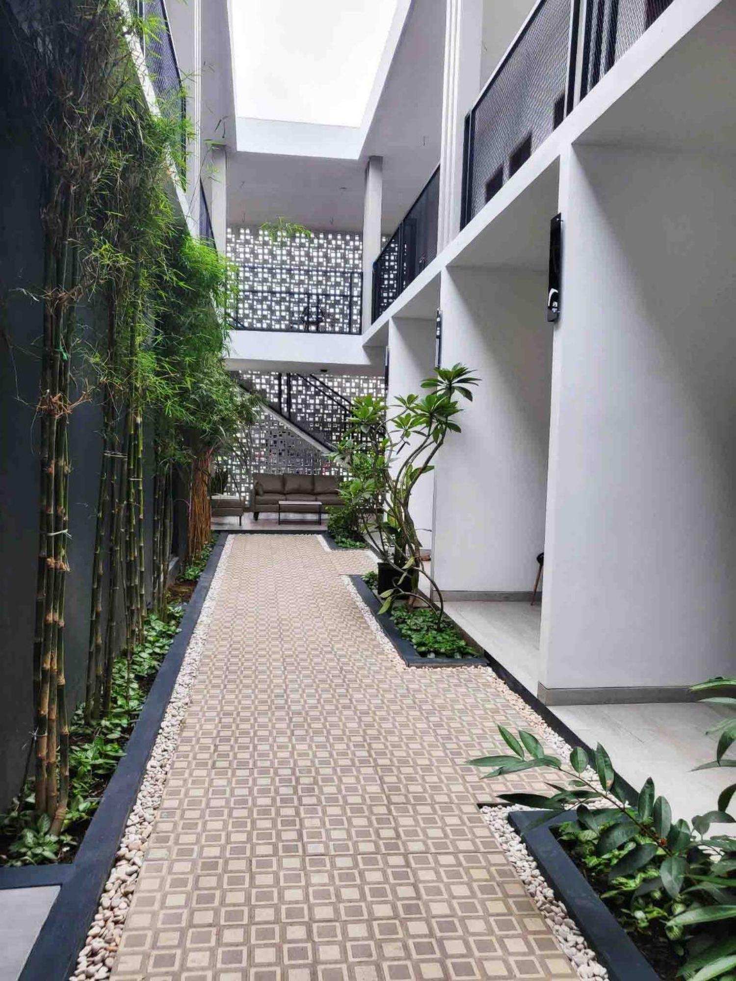 Cabin15 - Syariah Blitar ภายนอก รูปภาพ